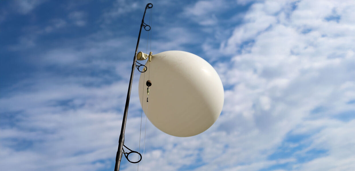 Köderfisch mit Luftballon